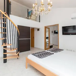 https://apartments-hegic.hotelinzadar.com