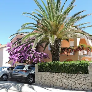 https://neda-apartmani.primorje-gorskikotar.com